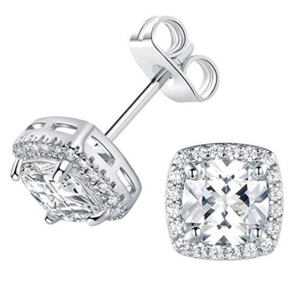 18K White Gold Stud Earrings